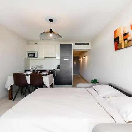 Cosy 1 Bedroom Close To Everything Apartment