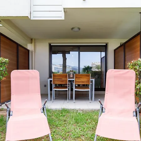 Cosy 1 Bedroom Close To Everything Apartment *